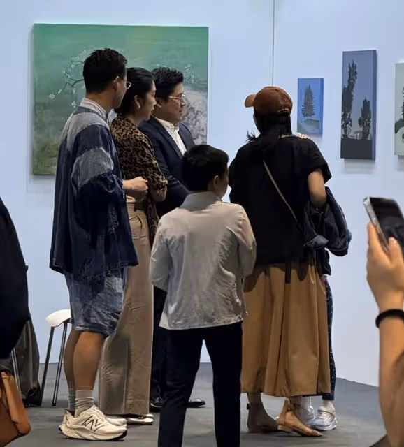 看了郭晶晶女兒穿20元的褲子現身,我才明白郭晶晶和李湘的區別