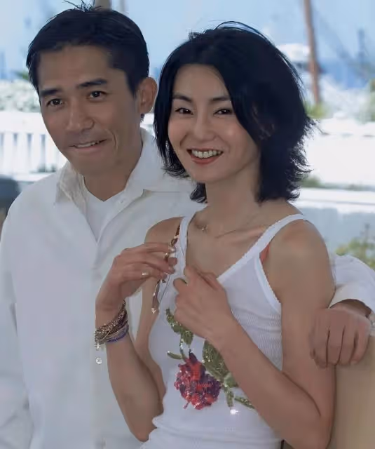 當45歲秦嵐跟59歲張曼玉站在一起,我才徹底明白,什麼叫頂級自律
