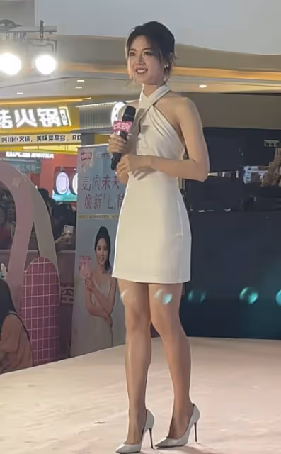 趙今麥和劉浩存站一起,我才明白皮相是表面,骨相美才是真絕色