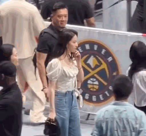 NBA這一夜,被劉亦菲的生圖驚艷了,肉乎乎的臉,甩打針臉幾條街