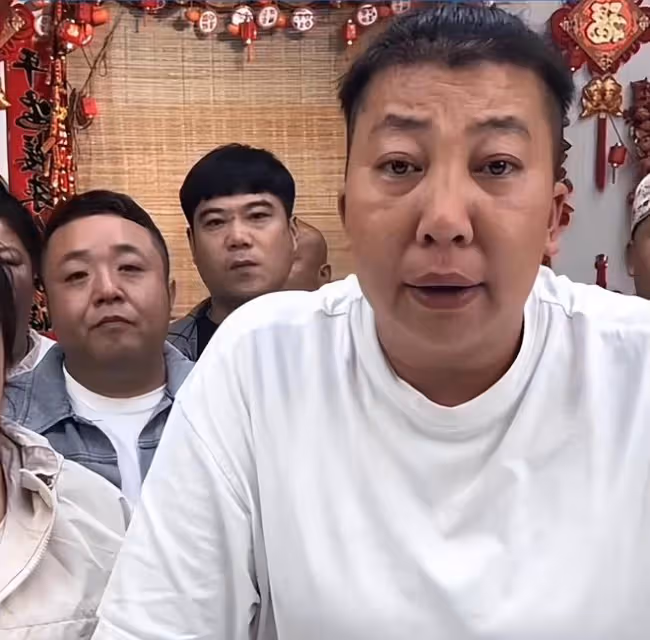東北雨姐,錢賺夠了,裝都懶得裝了?