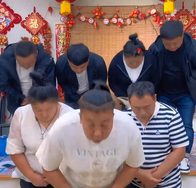 東北雨姐,錢賺夠了,裝都懶得裝了?