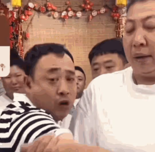 東北雨姐,錢賺夠了,裝都懶得裝了?