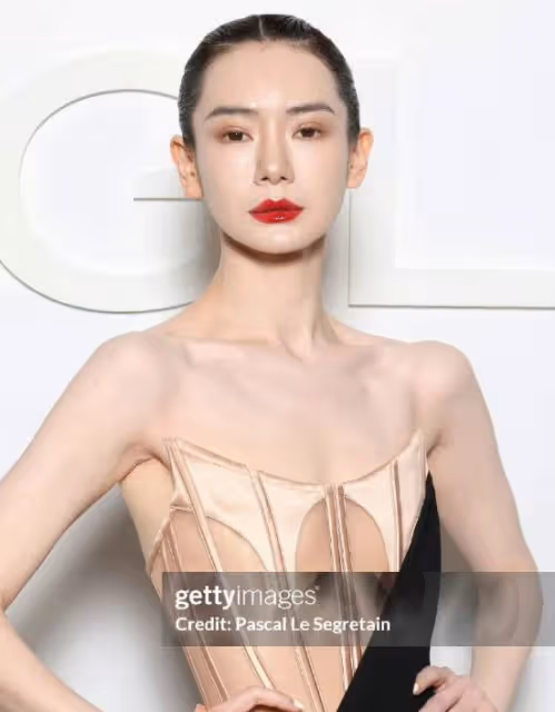 巴黎時裝周:沒了濾鏡,遍地普男普女?但楊冪的生圖抗住了鏡頭