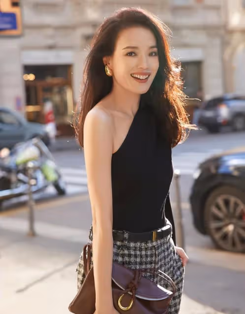 當43歲郭晶晶跟48歲舒淇站在一起,我才徹底明白,什麼叫頂級自律
