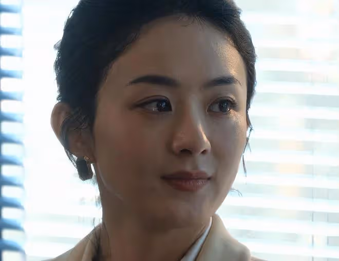 趙麗穎爆冷奪「視後」,背後是飛天獎上的魔幻與清醒