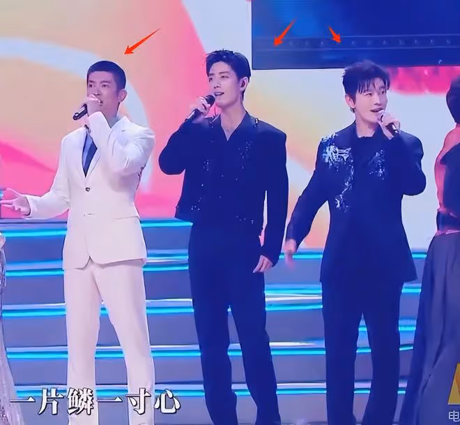 這一夜,33歲肖戰秒了46歲黃曉明,才知道啥是身高帶給男人的霸氣