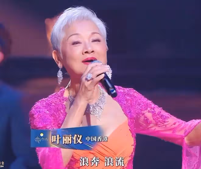 這次大灣區晚會,超100位明星參加,老牌港星們唱得我熱淚盈眶