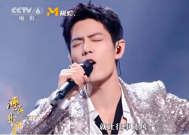 這次大灣區晚會,超100位明星參加,老牌港星們唱得我熱淚盈眶