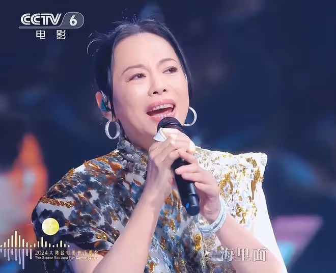 這次大灣區晚會,超100位明星參加,老牌港星們唱得我熱淚盈眶