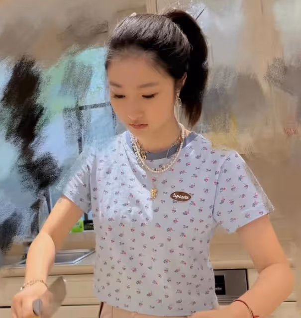 馬伊琍16歲女兒太早熟!身材凹凸有致「水蛇腰」,顏值不輸女明星