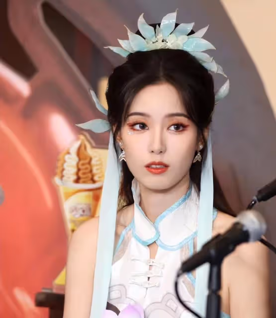 笑麻了,黃軒官宣戀情,我卻笑死在網友評論區里
