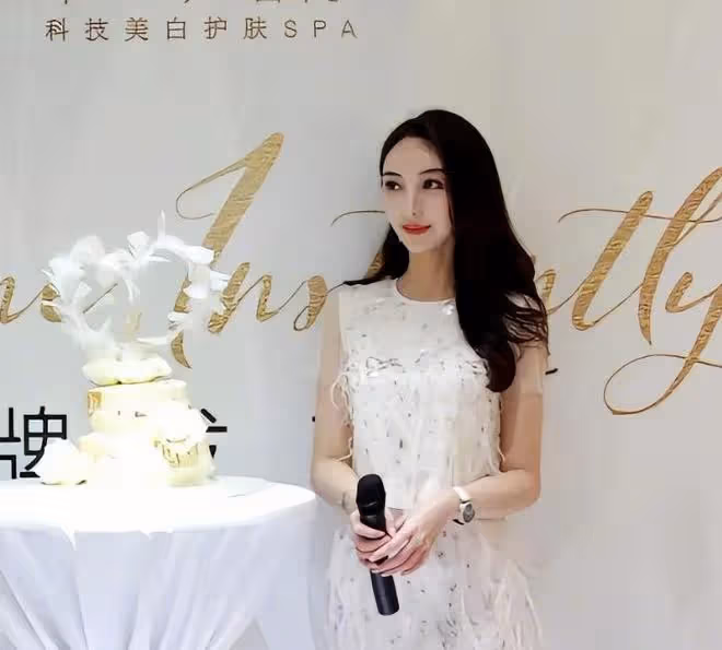 笑麻了,黃軒官宣戀情,我卻笑死在網友評論區里