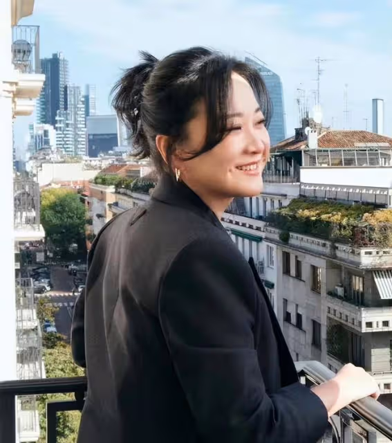 賈玲和李現同框:42歲賈玲「腰臀比」絕了,顏值驚人,我卻笑不出