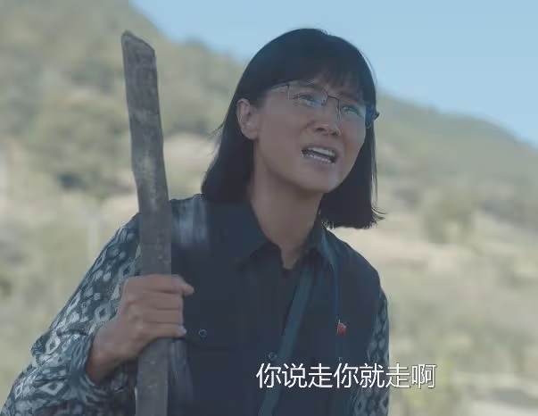 從頭到腳皆可替?宋佳這個鏡頭,戳穿了多少「流量明星」的體面