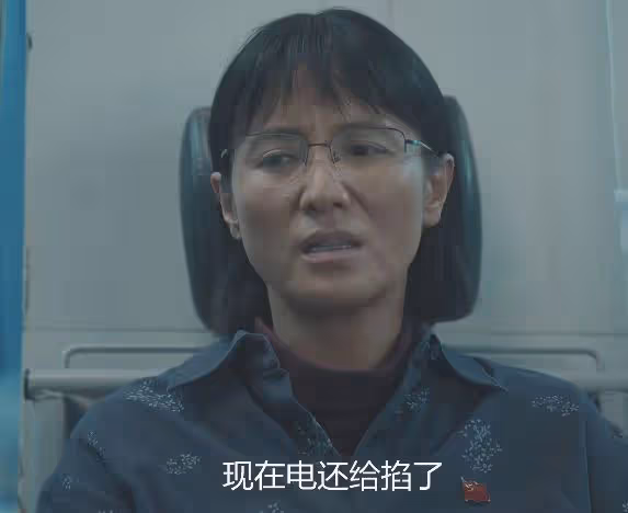 從頭到腳皆可替?宋佳這個鏡頭,戳穿了多少「流量明星」的體面