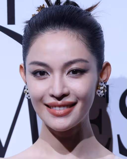 阿那亞這一夜,楊冪人松肉緊,風情萬種,水蛇腰撩人於無形