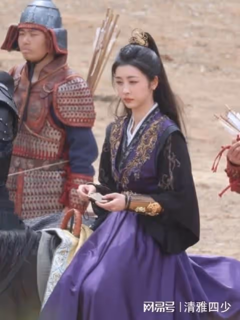 春花焰:吳謹言化身復仇女殺手,演繹古裝宮廷劇