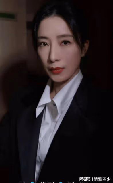 黑色月光:原本以為是職場劇,沒有想到是女神復仇