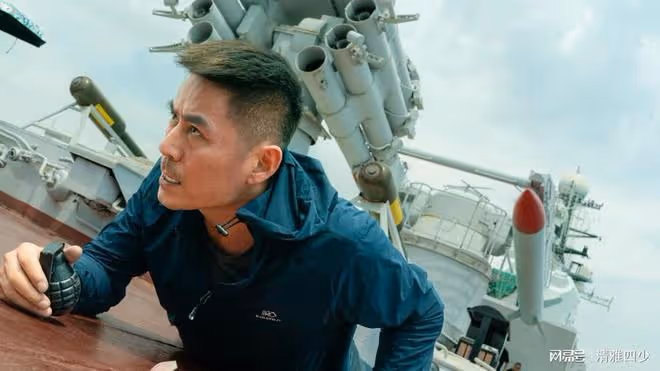 烈焰追擊:一個被開除輔警策劃大劫案對抗警方