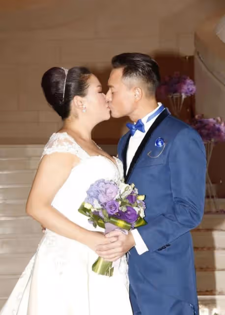 TVB男星美國見證妹妹出嫁，近年重回幕前拍戲突然又減產，身形消瘦惹人擔心