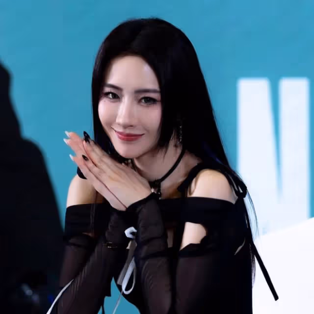 前TVB女星避談感情事，自爆與緋聞男友少聯絡，兩人戀情不足1月便結束？