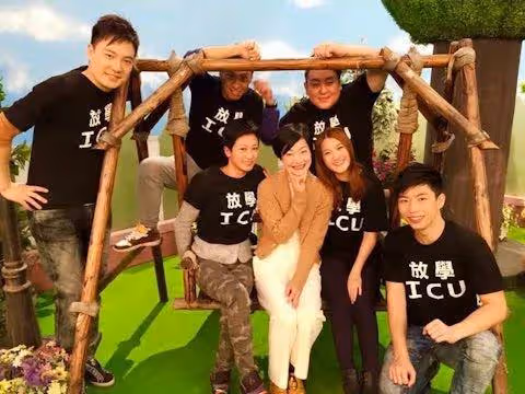 TVB經典節目主持班底久違聚會，兩位女星同框粉碎不和傳言