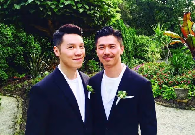 前TVB男星斥資500萬再拍男男配對秀,預告話題更激烈,否認跟無線不和