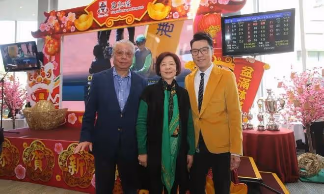 前TVB男星斥資500萬再拍男男配對秀,預告話題更激烈,否認跟無線不和