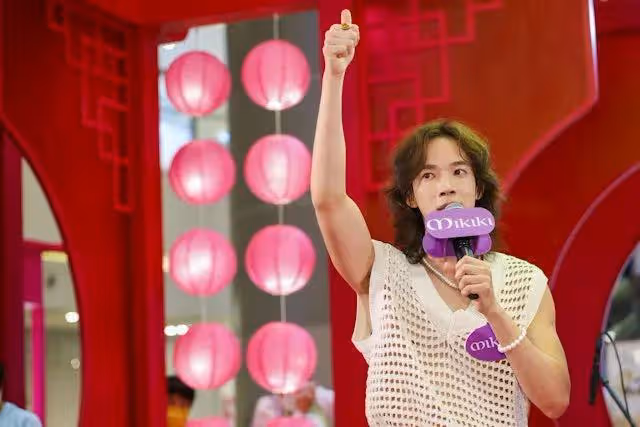 26歲星二代大方承認戀情,自爆因母親結識男友,男方曾演《愛回家》