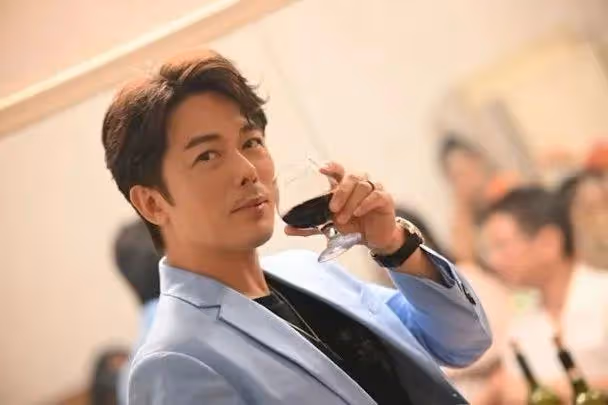TVB中年男歌手被爆醜聞,前女友現身踢爆渣男真面目,稱不想更多女生受害