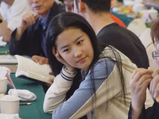 「剩女」劉亦菲不再迴避!坦言37歲未婚未孕原因,不是她不想結!