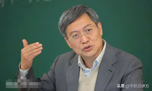 事實證明,嫁給全國政協委員的李瑞英,已經走上了人生的康莊大道