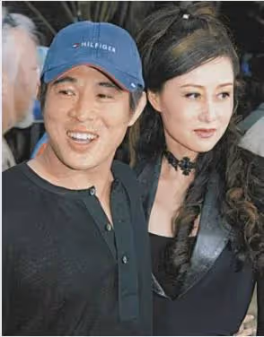 62歲利智衰老似老太,63歲前妻黃秋燕反而風采猶存!