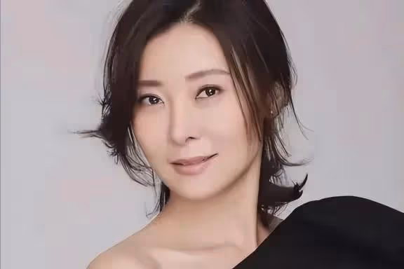 演員柯藍:四個前任,個個都是頂流,53歲無人敢娶,成人生贏家!