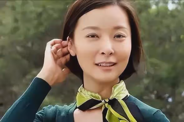 演員柯藍:四個前任,個個都是頂流,53歲無人敢娶,成人生贏家!
