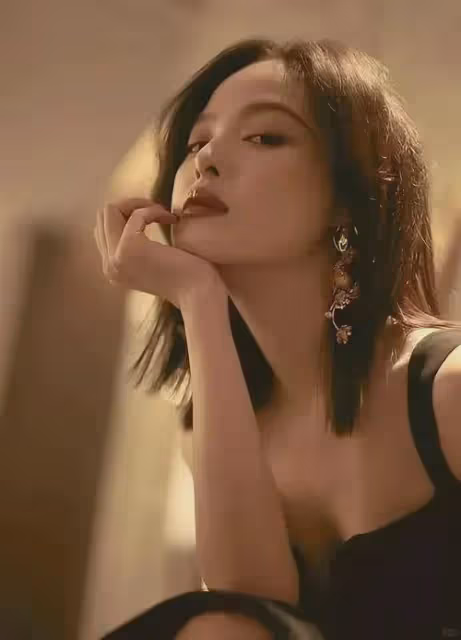 辛芷蕾與翟天臨分手,助理髮文說我姐獨美,網友:秦嵐的話應驗了