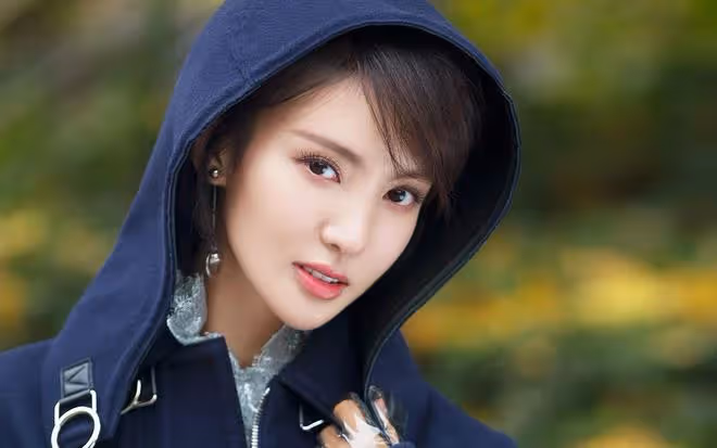 金晨節目乾嘔引熱議,成員冷漠反應成焦點,獨家視角剖析背後真相