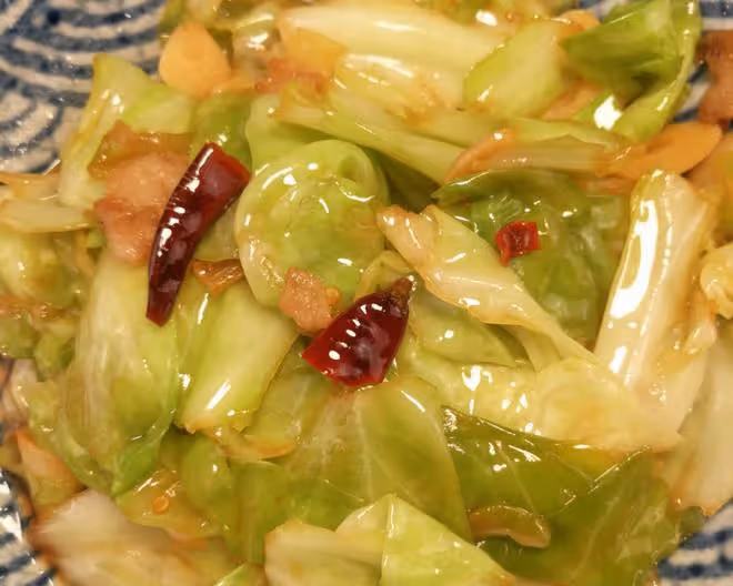 家常手撕包菜這樣做比肉還好吃