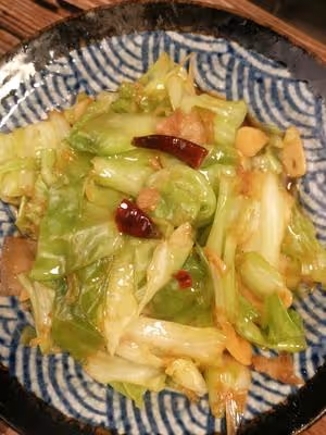 家常手撕包菜這樣做比肉還好吃