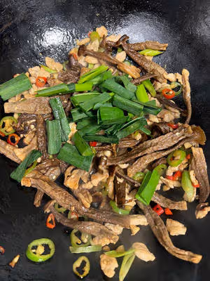 鹿茸菇炒肉
