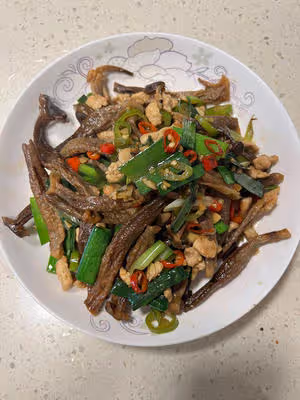 鹿茸菇炒肉