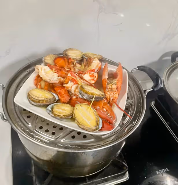 清蒸波龍、麵包蟹、鮑魚