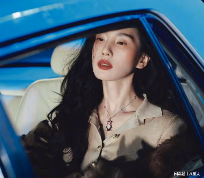 劉詩詩也老了!最新時尚大片翻車,腮紅過重眼部僵硬,被嘲像被家暴