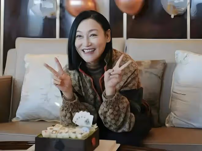 從乞丐到影后,等了初戀40年,惠英紅比你想的更傳奇!