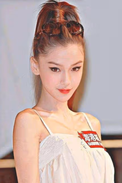 當葉珂還在上躥下跳的時候,官方給了baby一個新身份,成功翻身