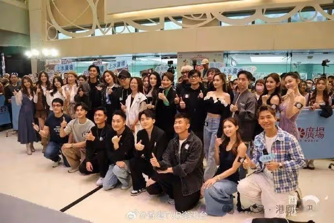 黑色月光|梁超怡首拍床戲真空上陣驚走光