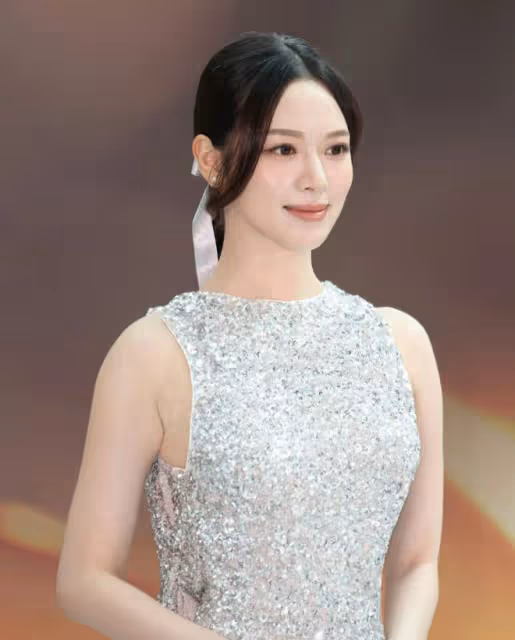 TVB花旦大曬12年前初入大學照！素顏樣貌清純！網友稱如今更女人味！