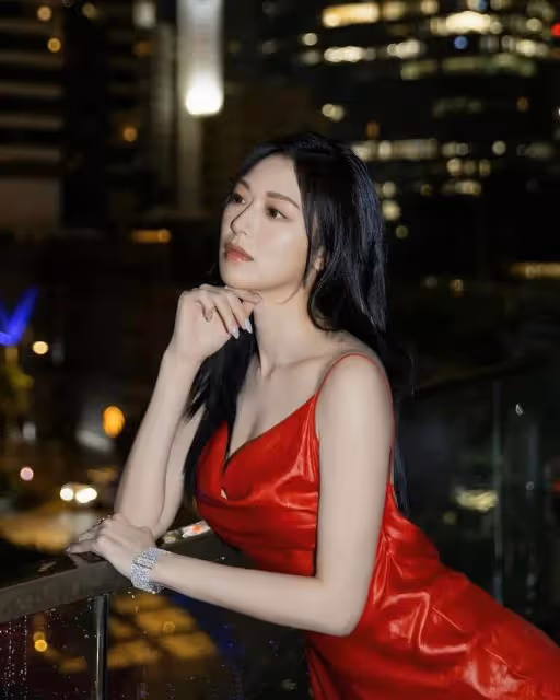 TVB花旦大曬12年前初入大學照!素顏樣貌清純!網友稱如今更女人味!
