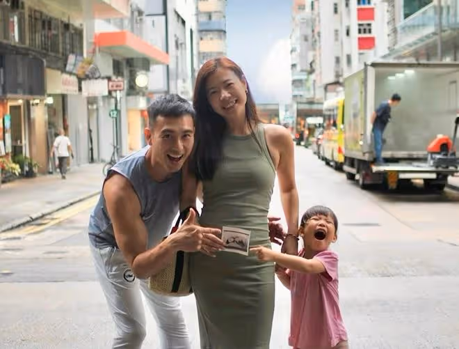 恭喜！43歲前港男再添一女！太太大曬女兒靚樣：大家都說像我